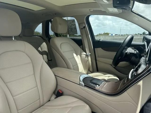 2022 Mercedes-Benz GLC GLC 300 photo 30