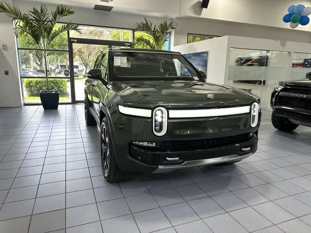 2023 RIVIAN R1S Adventure photo 16