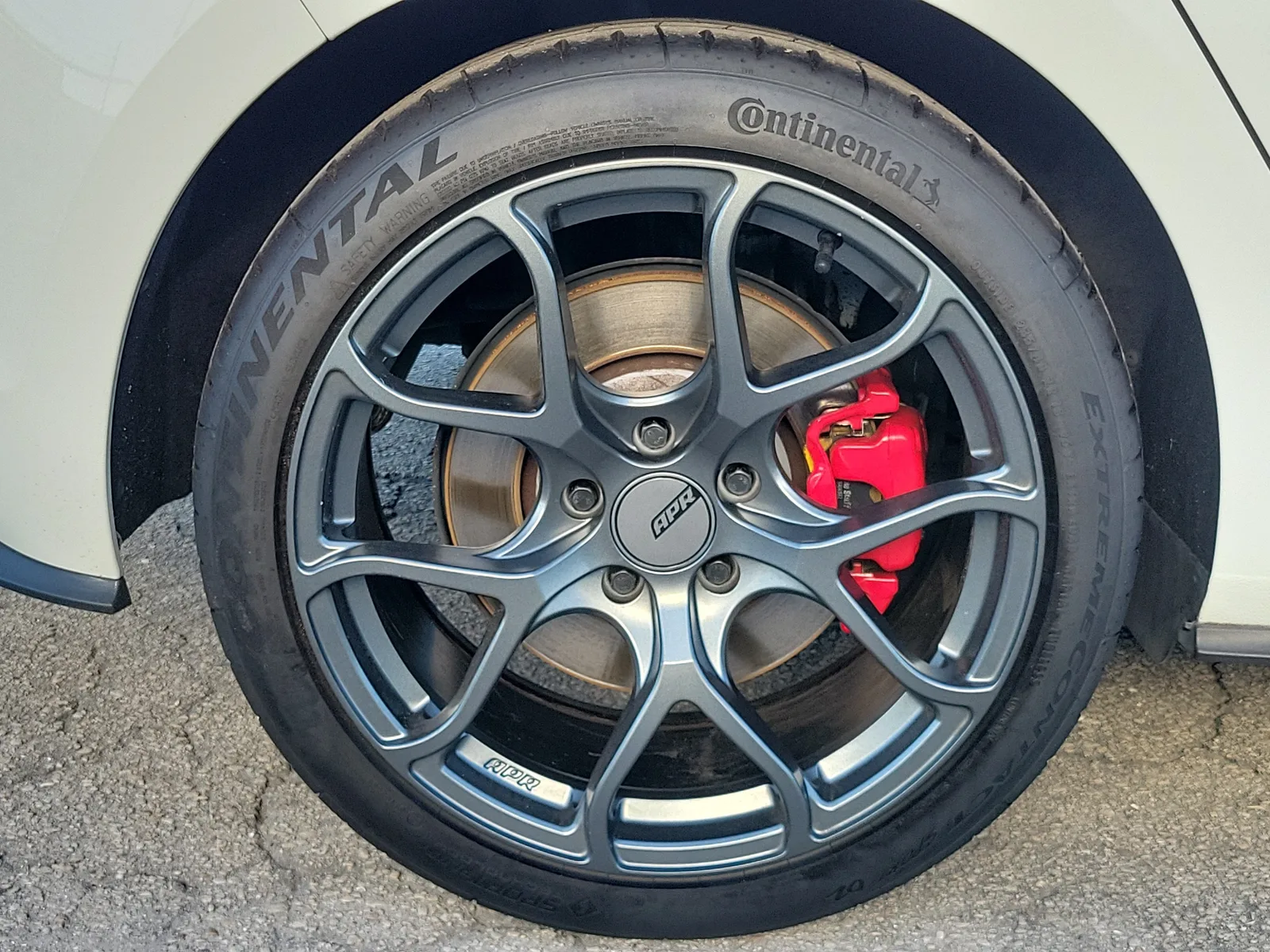 2021 Volkswagen Golf GTI S photo 2