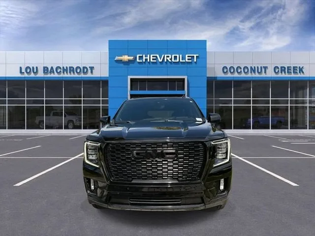 2021 GMC Yukon Denali photo 3