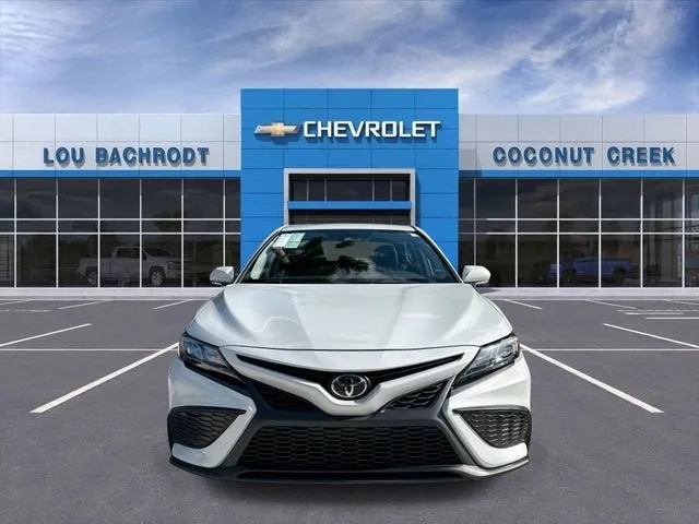 2024 Toyota Camry SE photo 3