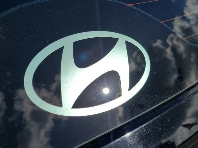 2025 Hyundai Tucson SE photo 10