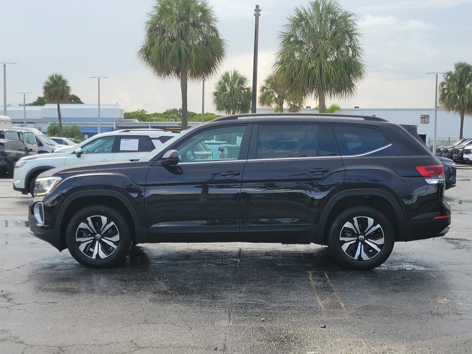 2024 Volkswagen Atlas 2.0T SE photo 6