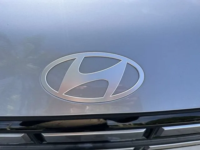 2025 Hyundai Santa Fe SEL photo 10