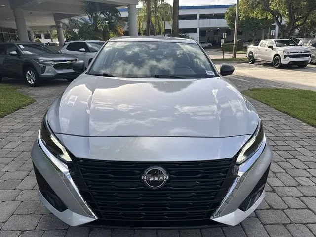 2025 Nissan Altima S photo 18