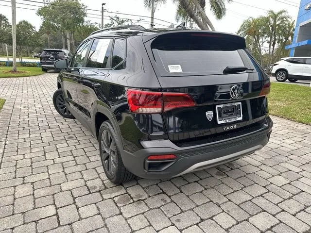 2022 Volkswagen Taos S photo 12
