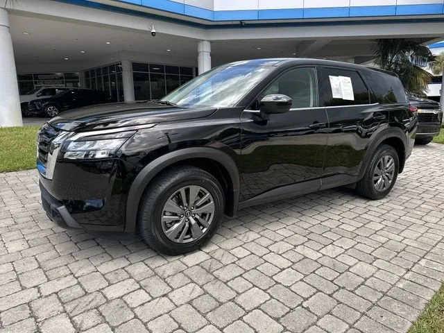 2025 Nissan Pathfinder S photo 21
