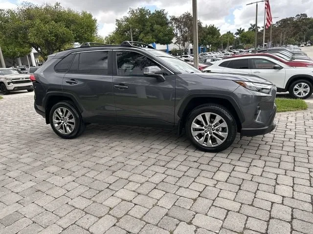 2024 Toyota RAV4 XLE Premium photo 15