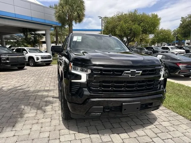 2023 Chevrolet Silverado 1500 RST photo 18