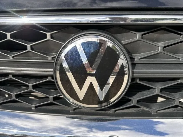 2024 Volkswagen Taos SE photo 10