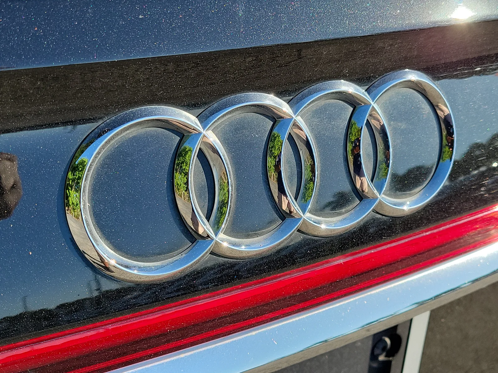 2023 Audi A8 4DR L QTRO 55 TFS photo 10
