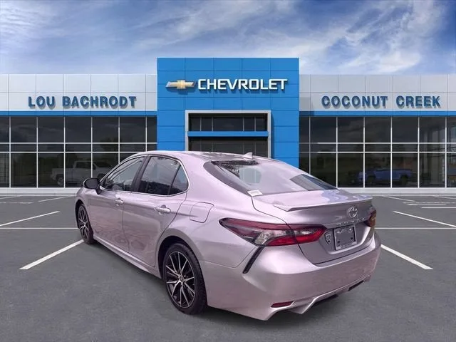 2024 Toyota Camry SE photo 6