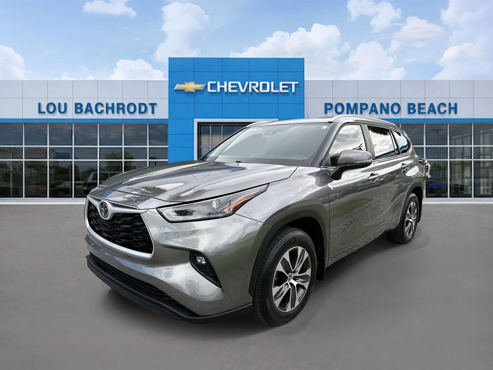2025 Toyota Highlander LE photo 4