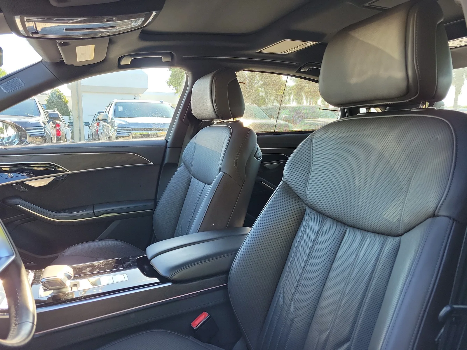 2023 Audi A8 4DR L QTRO 55 TFS photo 22