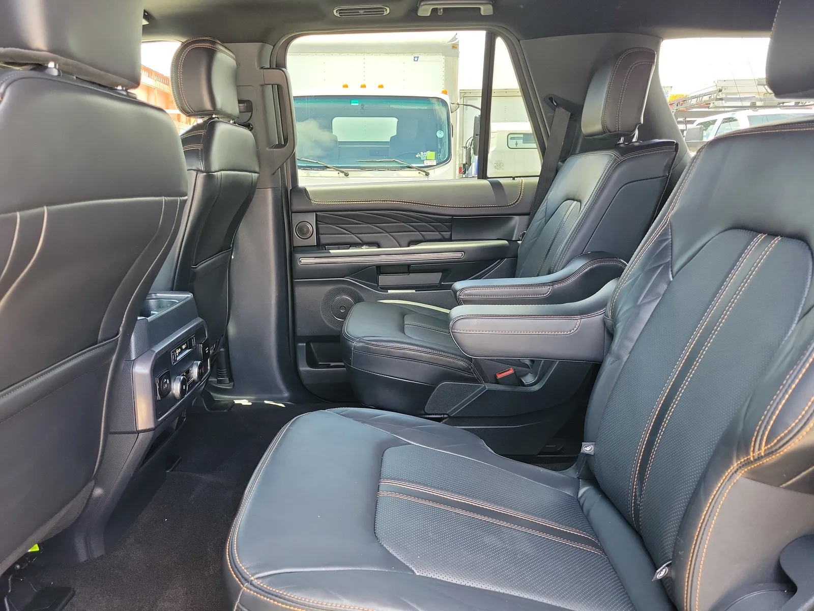 2023 Ford Expedition Platinum photo 15