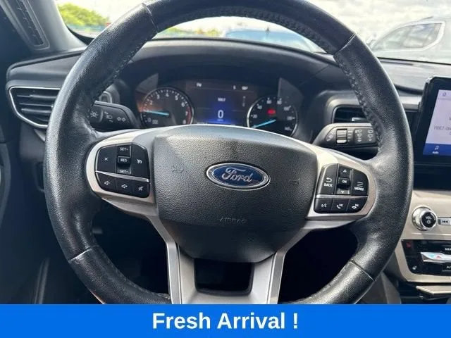 2023 Ford Explorer XLT photo 7