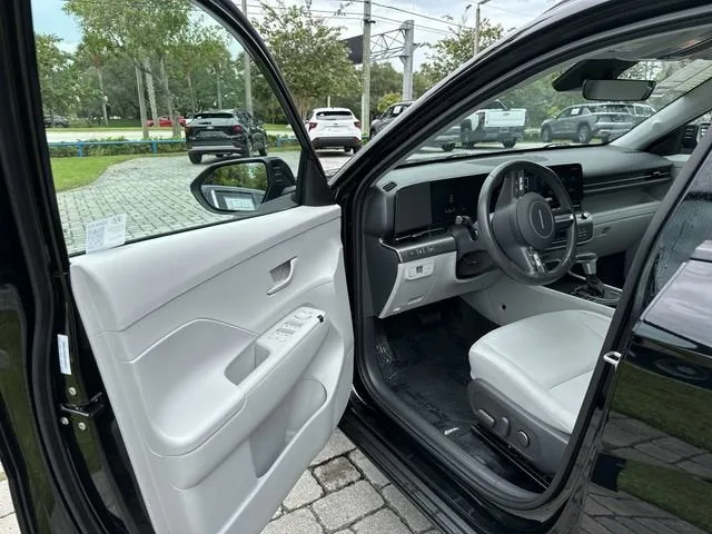 2025 Hyundai Kona SEL photo 22