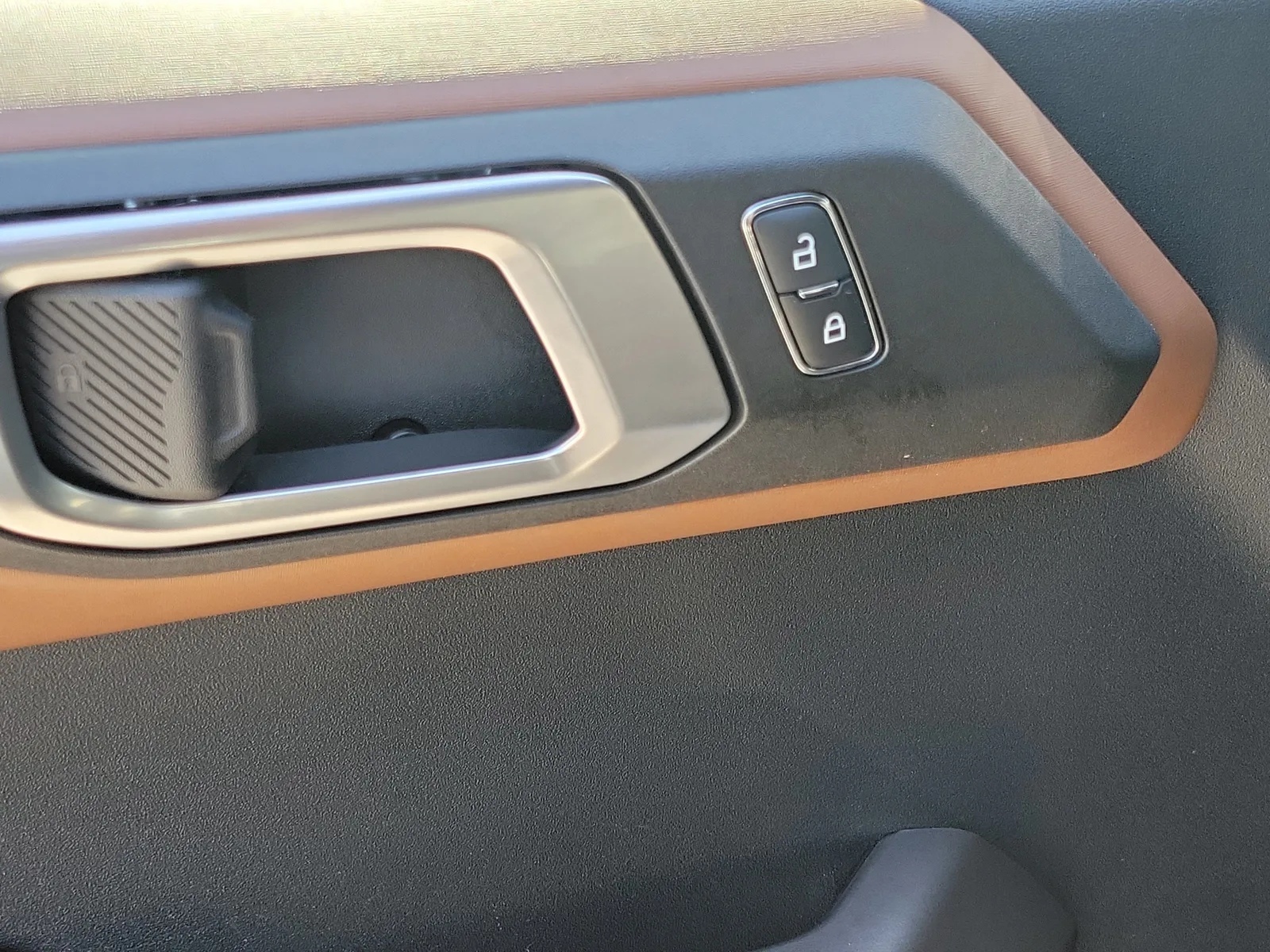 2022 Ford Bronco Base photo 23