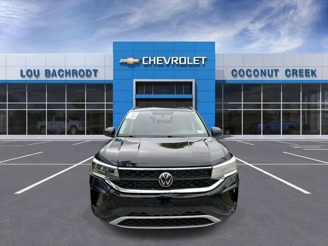 2022 Volkswagen Taos S photo 3