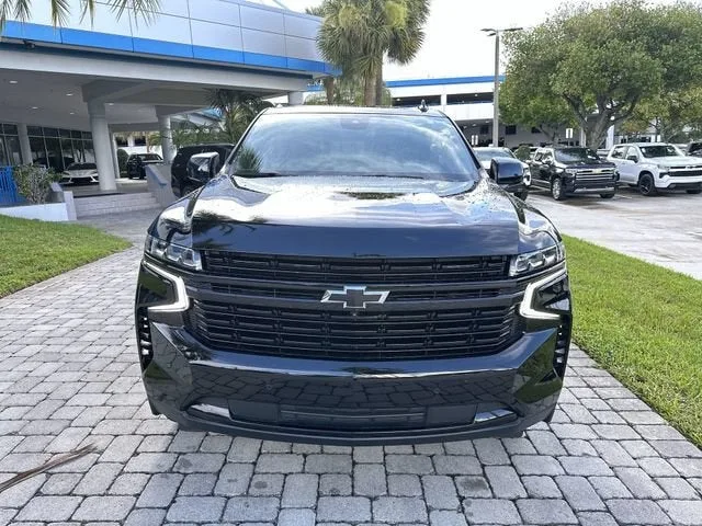 2023 Chevrolet Suburban RST photo 18