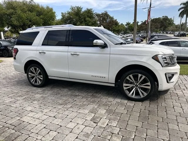2020 Ford Expedition Platinum photo 15