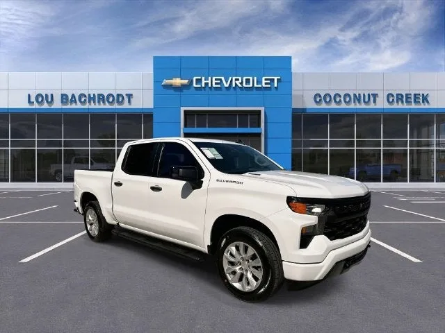 2025 Chevrolet Silverado 1500 Custom photo 2