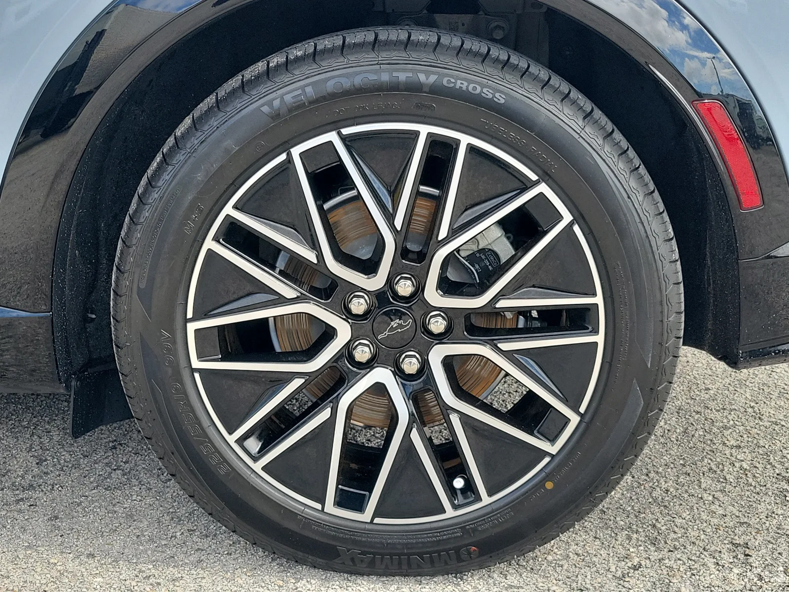 2024 Ford Mustang Mach-E Premium photo 9