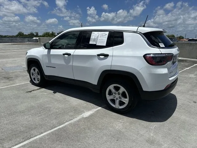2023 Jeep Compass Sport photo 32