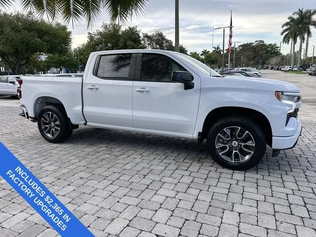 2023 Chevrolet Silverado 1500 RST photo 15