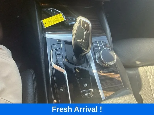 2023 BMW 5 Series 530i xDrive photo 8