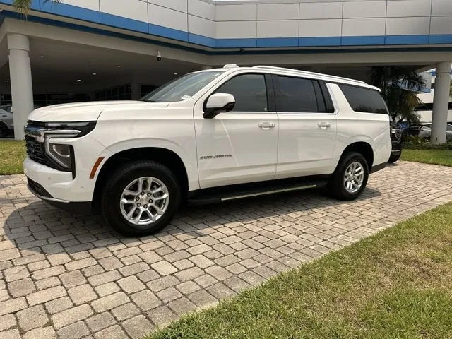 2026 Chevrolet Suburban LS photo 31