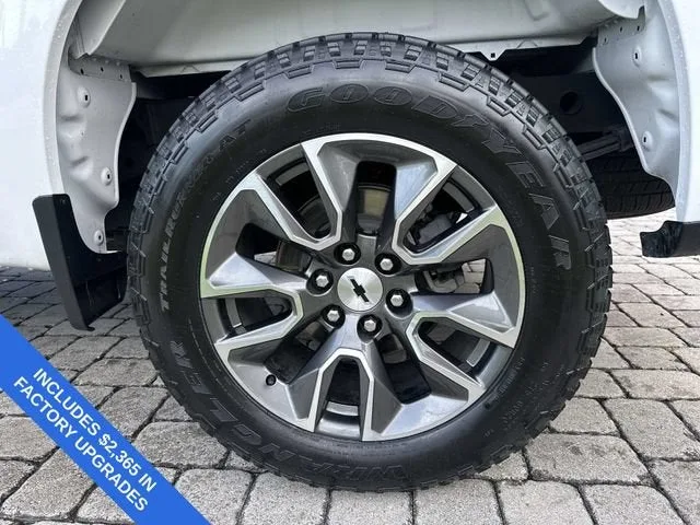 2023 Chevrolet Silverado 1500 RST photo 11