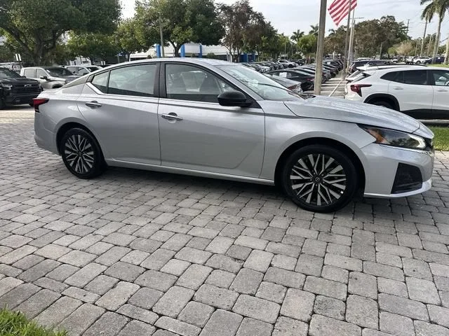 2024 Nissan Altima 2.5 SV photo 15