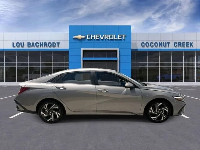 2025 Hyundai Elantra SEL Convenience photo 9