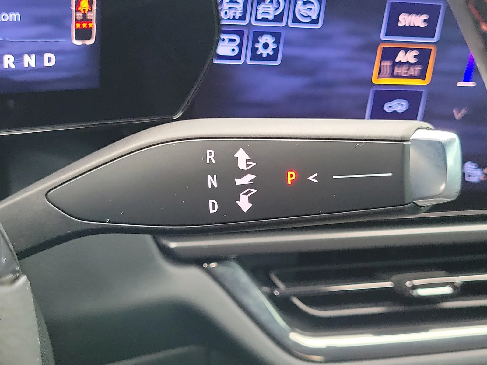 2025 Chevrolet Equinox EV RS photo 34