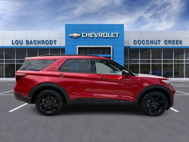 2023 Ford Explorer ST-Line photo 9