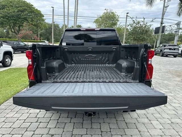 2024 Chevrolet Silverado 1500 RST photo 28