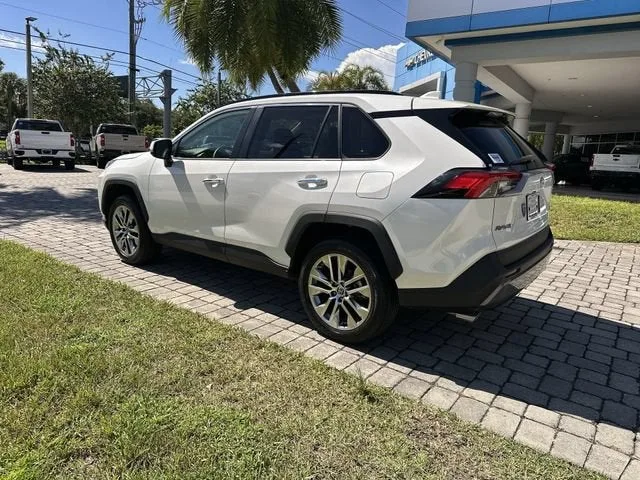 2021 Toyota RAV4 Limited photo 32
