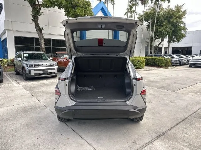 2025 Hyundai Kona SEL photo 28