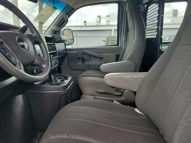 2020 GMC Savana Cargo 2500 RWD 2500 135" photo 19
