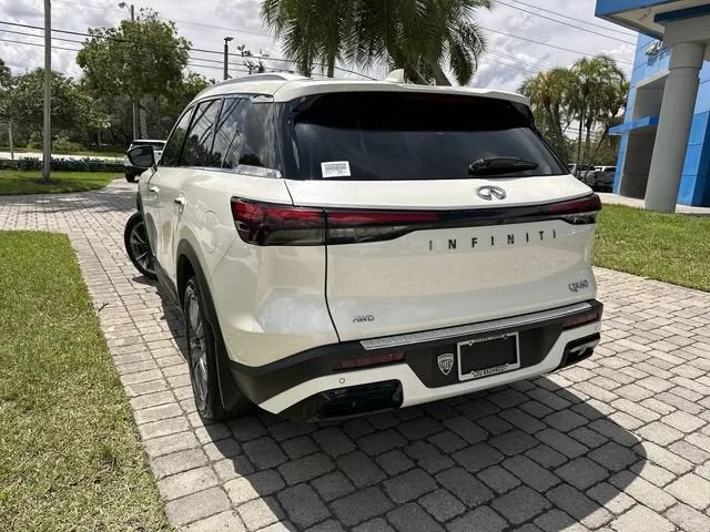 2023 INFINITI QX60 LUXE photo 12