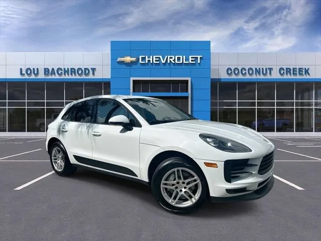 2020 Porsche Macan 4DR AWD photo 2