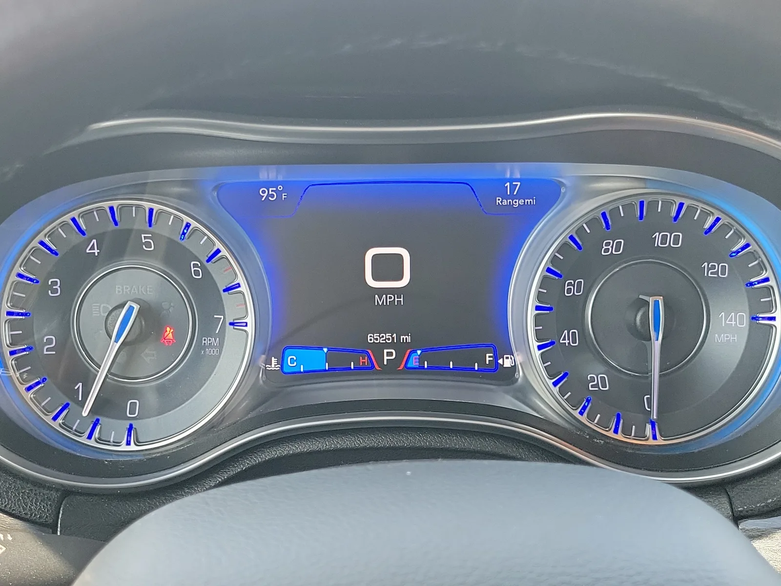 2021 Chrysler 300 Touring L photo 25
