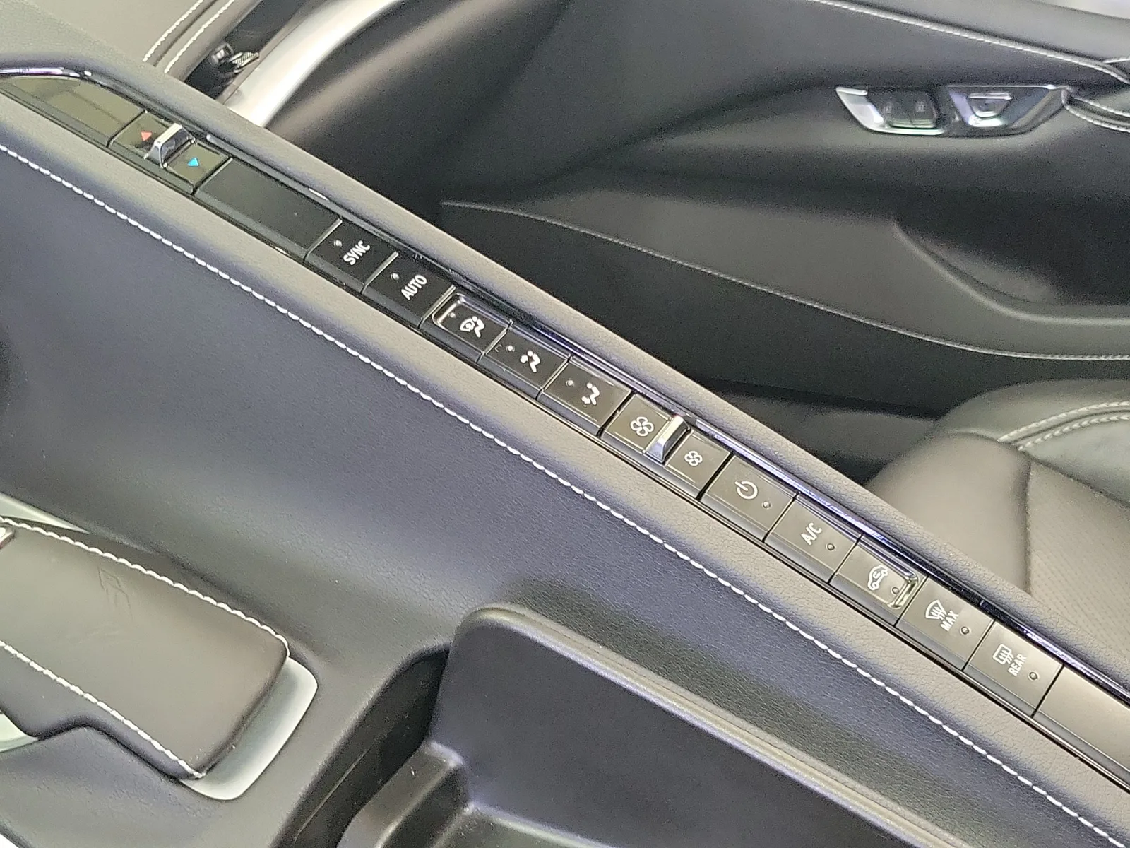 2024 Chevrolet Corvette Stingray 1LT photo 28