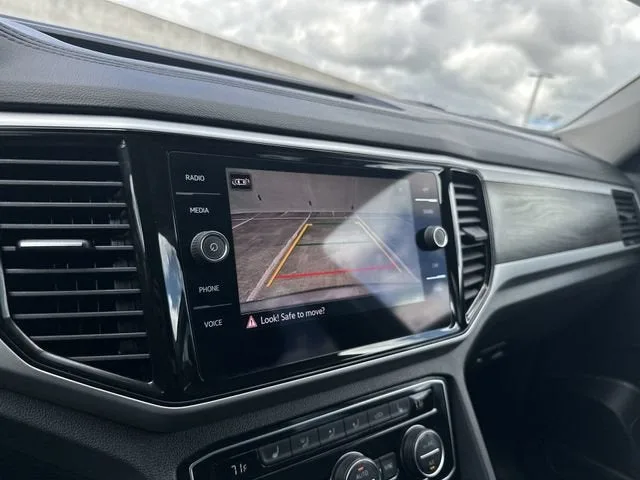 2022 Volkswagen Atlas 2.0T SE w/Technology photo 24