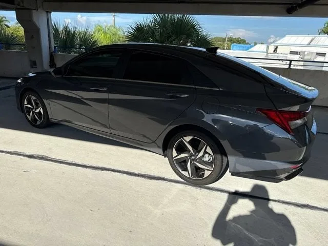 2023 Hyundai Elantra Hybrid Limited photo 18