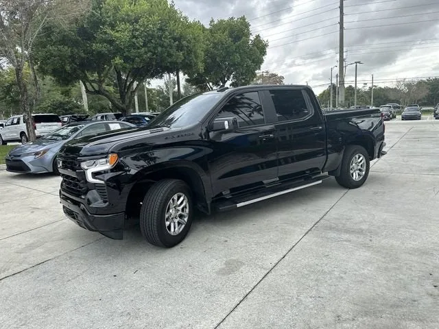 2024 Chevrolet Silverado 1500 RST photo 15