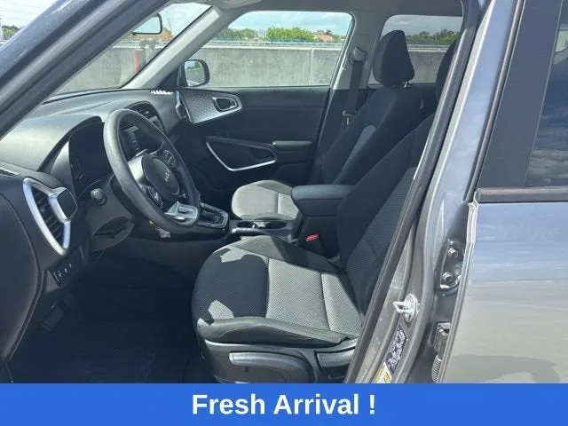 2024 Kia Soul LX photo 2