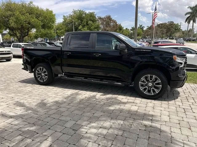 2023 Chevrolet Silverado 1500 RST photo 15
