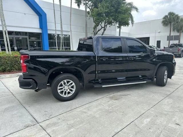 2024 Chevrolet Silverado 1500 RST photo 32